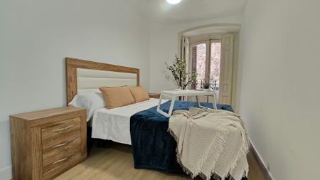 Calle de Trafalgar, Madrid, Community of Madrid 28010 - Photo 4