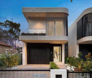 Designer Family Home Perfect for Entertaining - Photo 3