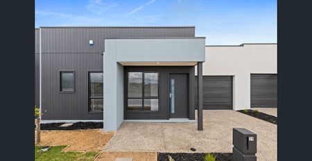 Modern and Stylish Family Home - Photo 5