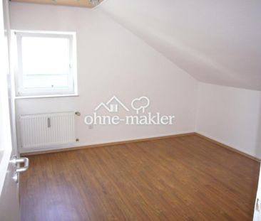 Helle 3-Zi Dachgeschosswohnung mit Garage und Grünflächennutzung in... - Photo 6