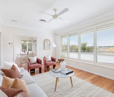 Idyllic 4 Bedroom Family Haven in a Tranquil Wahroonga Cul-de-sac - Photo 2