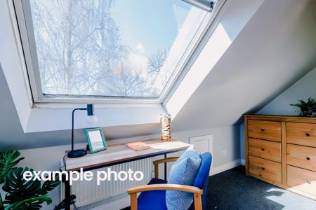 5 Beds 1 bath - Photo 5