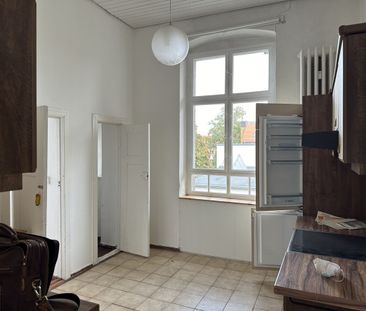 Großzügig geschnittene Balkon-Wohnung im grünen Berliner Süden, in ... - Foto 1