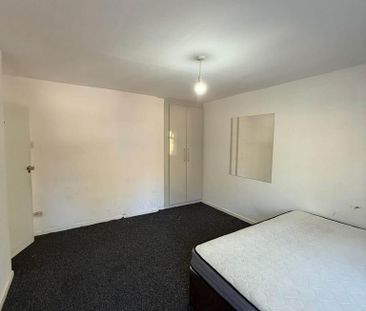 3 bedroom maisonette to rent - Photo 1