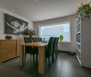 Recent gerenoveerde gezinswoning te Sint-Eloois-Winkel - Foto 3