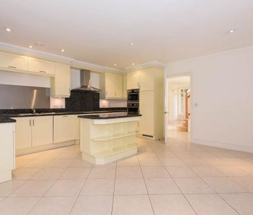 5 bedroom detached house to rent - Photo 6