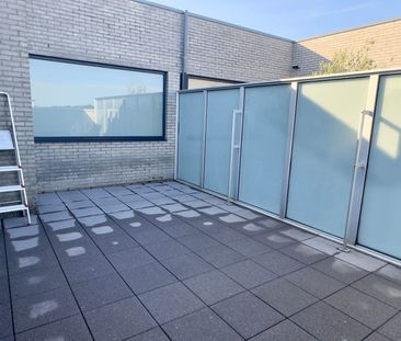 Instapklaar 1 slaapkamer-appartement met zeer ruim terras - Photo 2