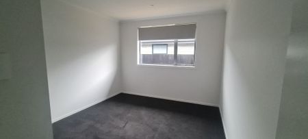 Modern & Stylish Home in Lockerbie Estate - Photo 3