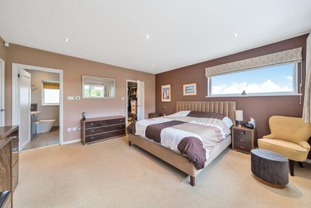 5 bedroom detached house to rent - Photo 4