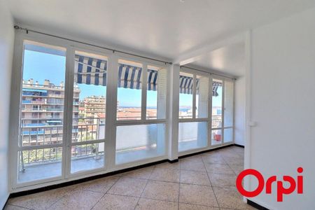 Appartement 4 pièces 62m2 MARSEILLE 7EME 1 375 euros - Photo 4