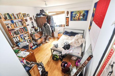 3 bedroom apartment to rent - Photo 4