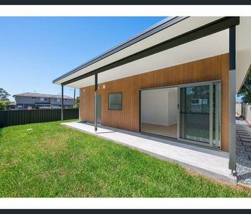 MODERN TWO-BEDROOM HOME WITH PRIVATE YARD IN CONVENIENT LOCATION - Photo 5