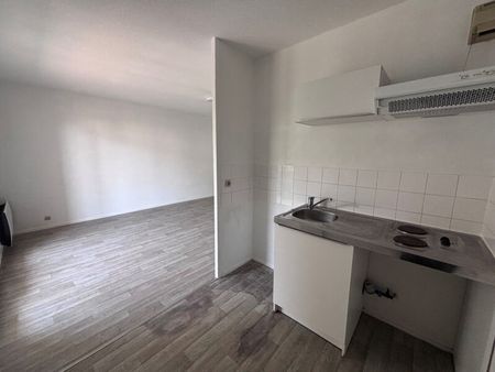 Location Appartement 1 pièce 30m² ORLEANS 45000 - Photo 3