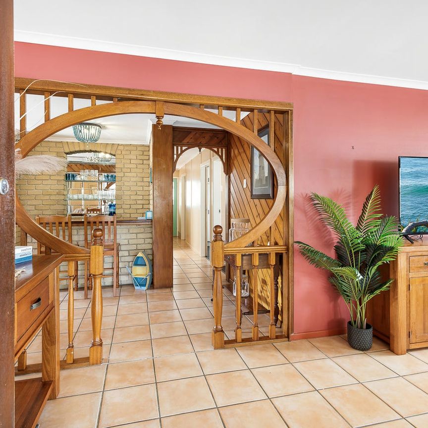 Beautiful Fully Furnished Beach House - Photo 1