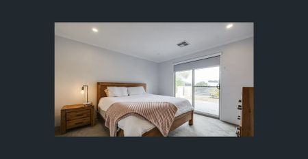 Popular Golf Estate Location - Spacious 4 x 2 family home - Photo 5