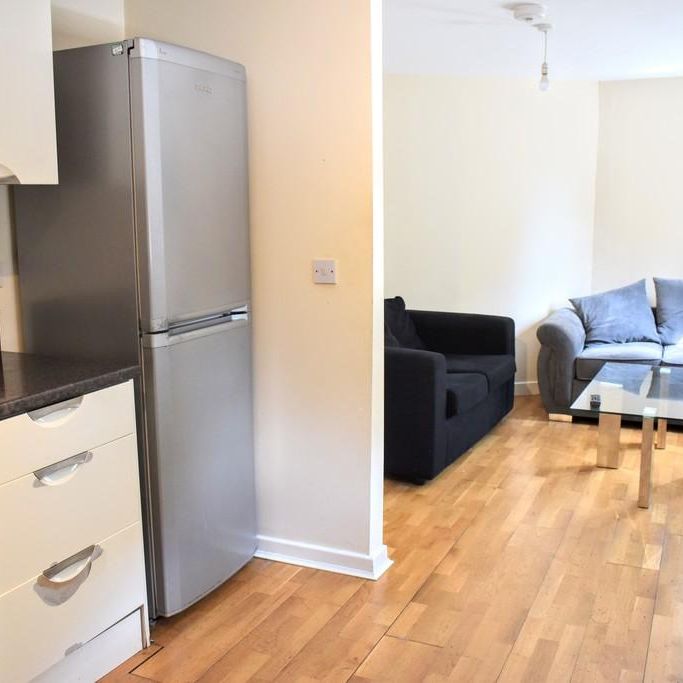 4 bedroom apartment to rent - Photo 1