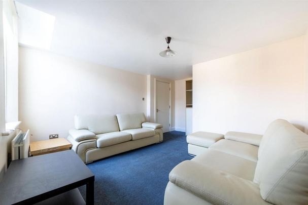 6 bedroom maisonette to rent - Photo 1
