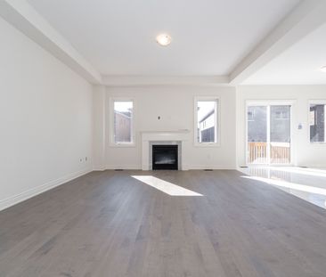 For Lease - 15 Monticola Avenue, Richmond Hill, Ontario - Photo 2