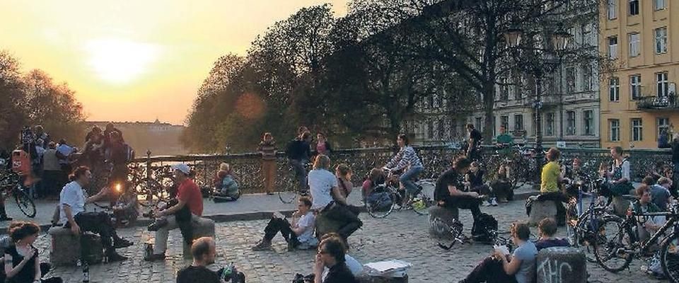 Möblierte Loft Whg 1. OG Zwischenmiete – Jan-März im Gräfekiez - Foto 1