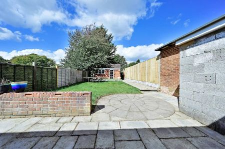 3 bedroom semi-detached house to rent - Photo 2