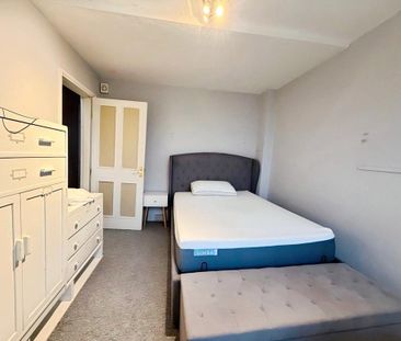 House share to rent - Photo 2