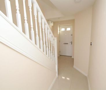 3 bedroom end of terrace house to rent - Photo 2