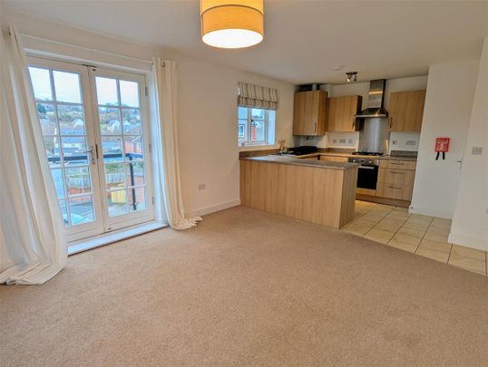 Alexandra Close, Dursley, Glos - Photo 1