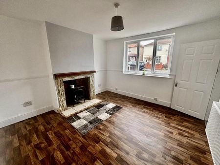 3 bedroom terraced house to rent - Photo 2