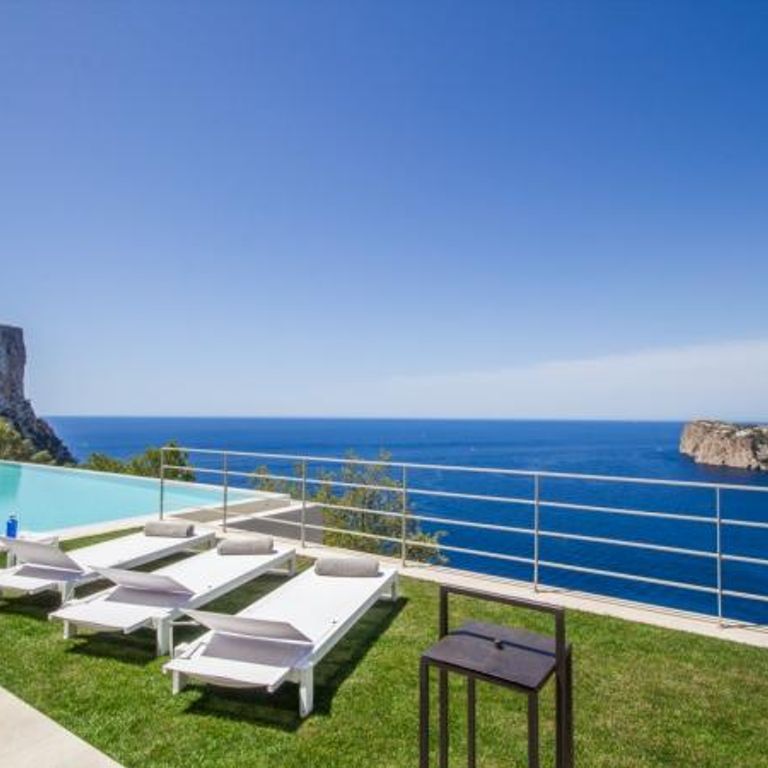 7 bedroom luxury Villa for rent in Palma de Mallorca, Spain - Photo 1