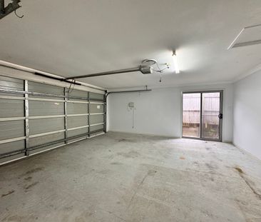 Spacious Family Home! - Photo 6