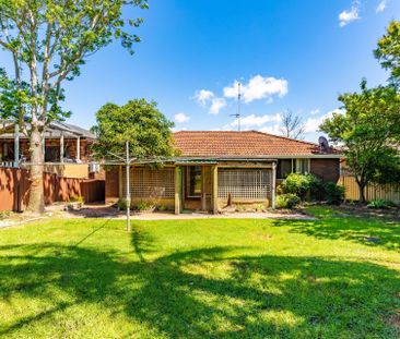 Three Bedroom Home With Water Views! - Photo 2