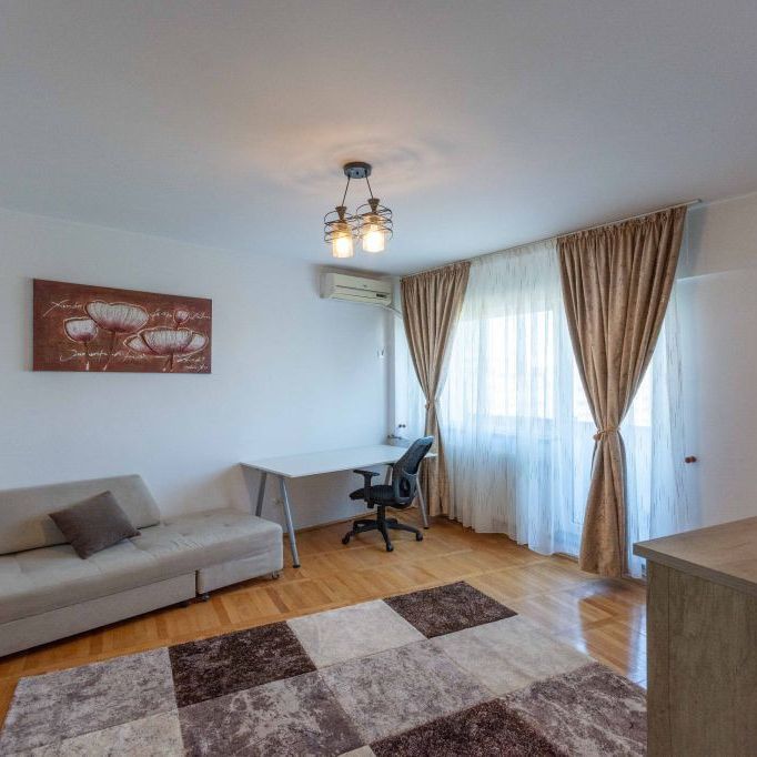 Titan - Costin Georgian, 1 minut metrou, garsoniera dubla... - Fotografie 1