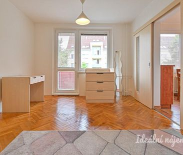 Pronájem bytuRenting an apartment 1+1, 34 m2 - Fotografie 3