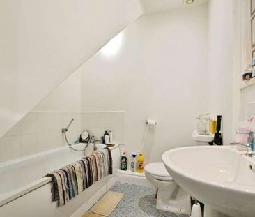 York Road, Woking, Surrey, GU22 - Photo 3