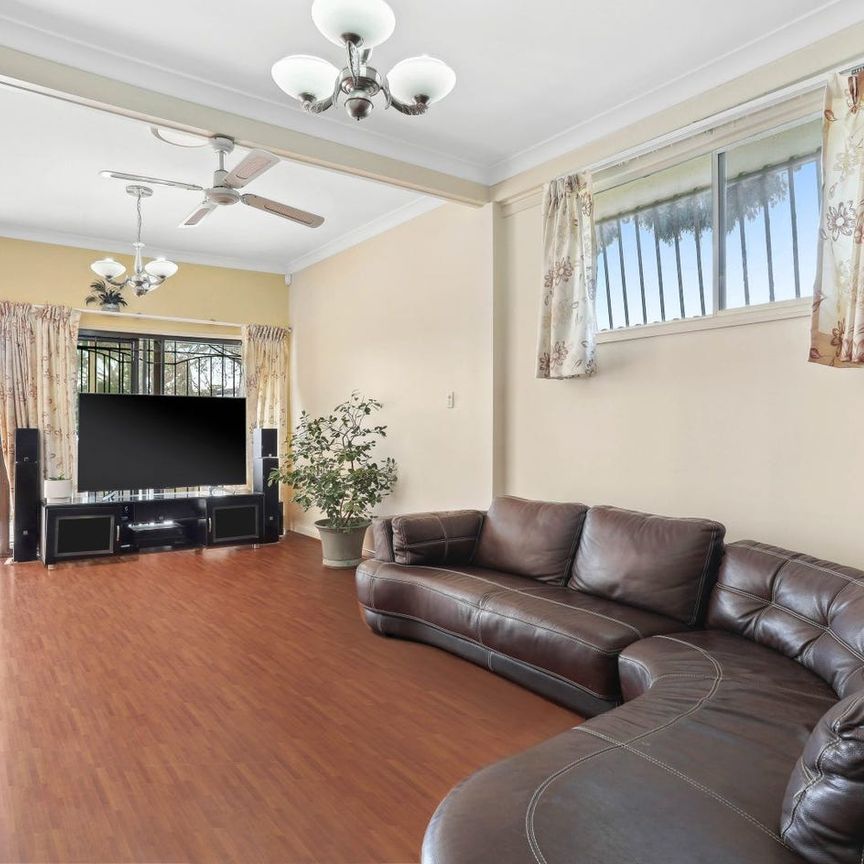 Desirably Located Family Home in Burwood - Photo 1