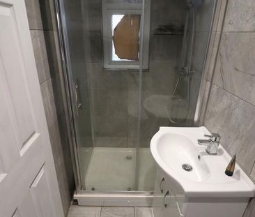 4 bedroom terraced house to rent - Photo 6