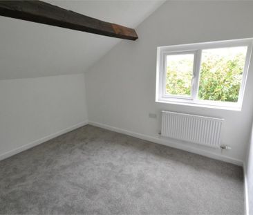 2 bedroom end of terrace house to rent - Photo 4