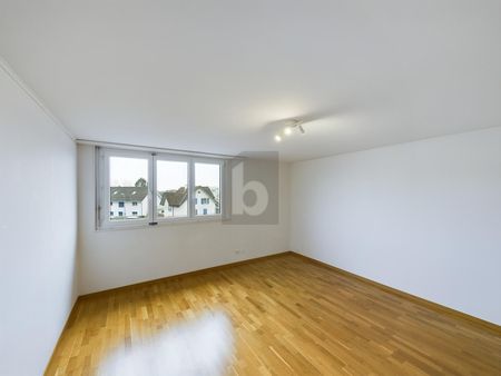 GENEROUSLY SITUATED IN A CENTRAL LOCATION - Foto 3