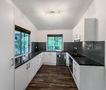 GREAT LOCATION - TIDY 2 BEDROOM! - Photo 6