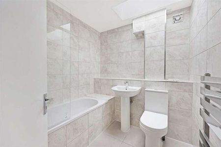 High Street, Epping, CM16 - Photo 4