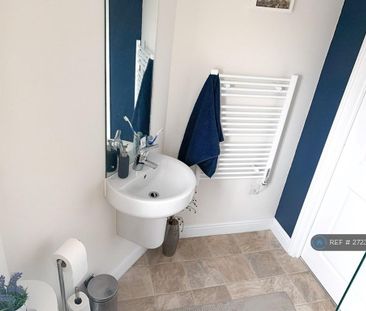 2 bedroom flat to rent - Photo 6