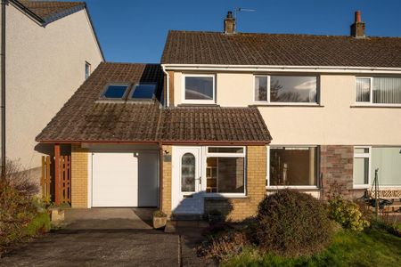 4 bedroom semi-detached house to rent - Photo 3