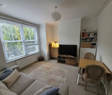 2 Bed Maisonette, London, W12 - Photo 4