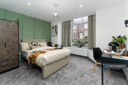 1 bedroom in a house share to rent - Photo 2