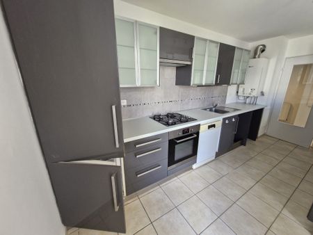 Location Appartement 3 pièces 66m² LYON 3ème - Photo 5