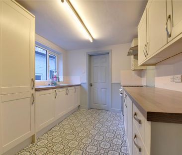 3 bedroom terraced house to rent - Photo 5