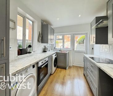 3 bedroom terraced house to rent - Photo 5