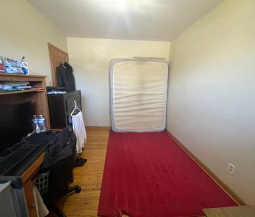 PRICE DROPPED! 3 BDRMS 1 BATH BUNGALOW MAINFLOOR IN GLENDALE - Photo 4