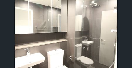 Perfectly positioned one-bedroom apartment with study - Photo 3