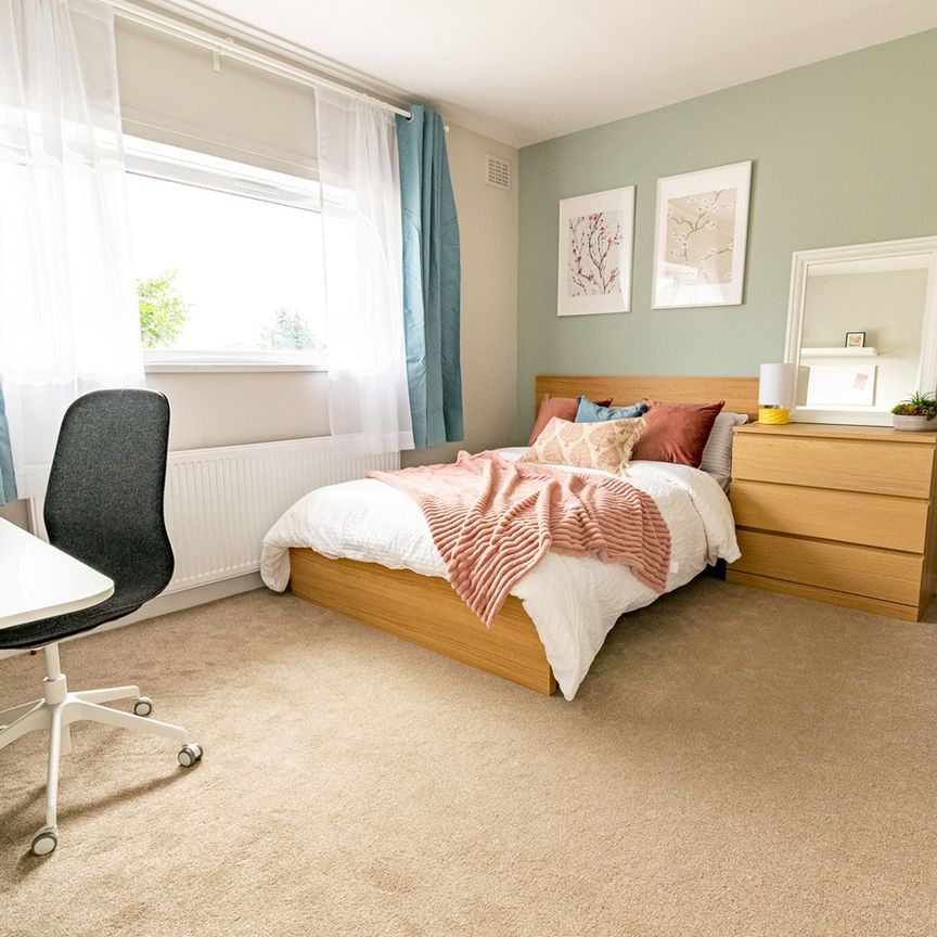 4 Bed End Terrace, Cannon Hill Road, CV4 - Photo 1